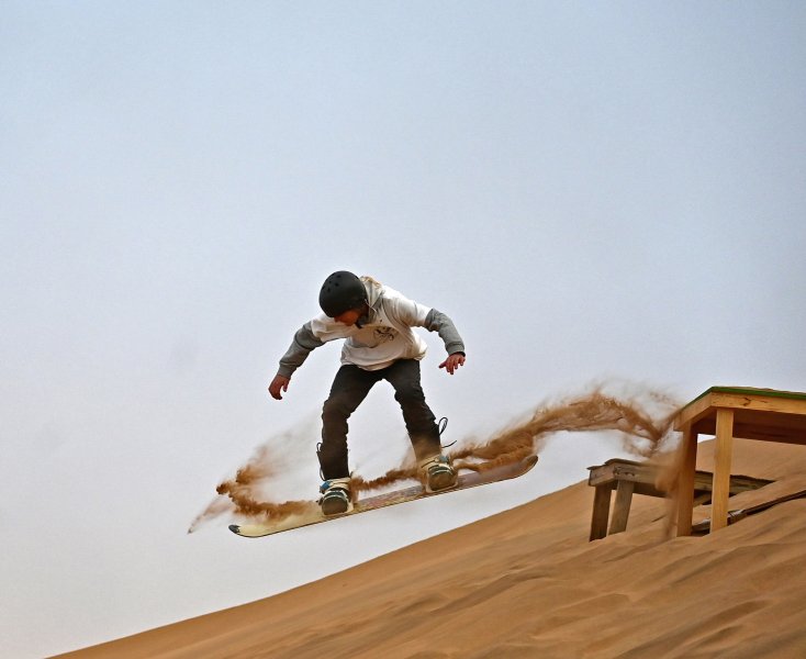 07Sandboarding